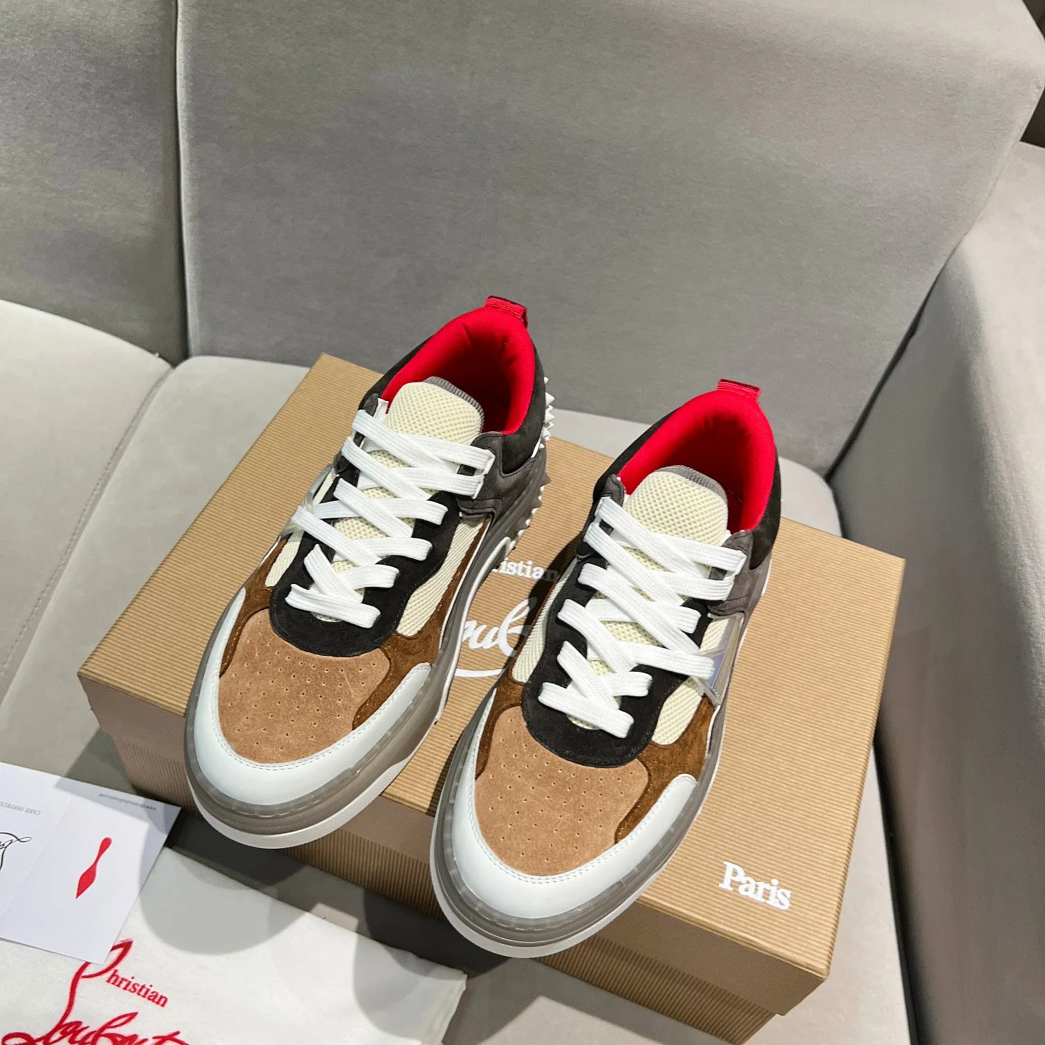 Men's shoes 💰700 🌹🌹🌹̋ Wang Junkai Yang Mi Xu Kai Zhang Jingyi Ding Chengxin Chen Muchi Wang Ziyi Same style Christian Louboutin 2024 [New product] ASTROLOUBI unisex thick-soled sports shoes red-soled shoes perfectly integrate fashion and sports, The fabrics are made of luxurious calfskin, soft suede, smooth satin and laminated leather, and the back is decorated with classic rivets. The interior is blended with a knitted tongue for added durability, breathability and quick-drying comfort. The outsole is made of a combination of EVA foam and imported rubber, and the colorful CL iconic letters on the side of the outsole show the brand's unique style. It is a ceiling-level comfortable skate shoe! ! ! Multiple colors available, currently men’s sizes 39--45